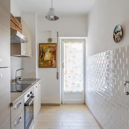 Guest Host - Stylish Near Trastevere! Řím