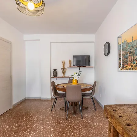 Guest Host - Stylish Near Trastevere! Apartmán
