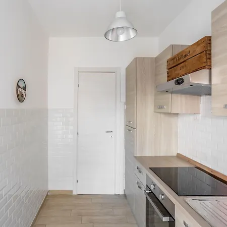 Guest Host - Stylish Near Trastevere! Apartmán Řím