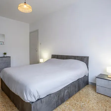 Guest Host - Stylish Near Trastevere! * Řím