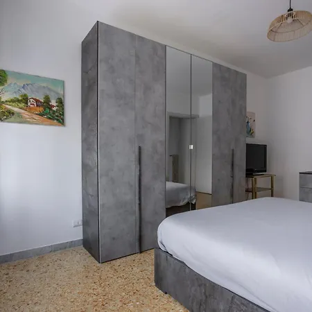 Guest Host - Stylish Near Trastevere! *